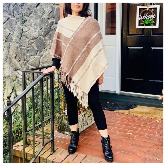 #15 CHIC KNIT BOHO FRINGED PONCHO - Picture 6 of 6